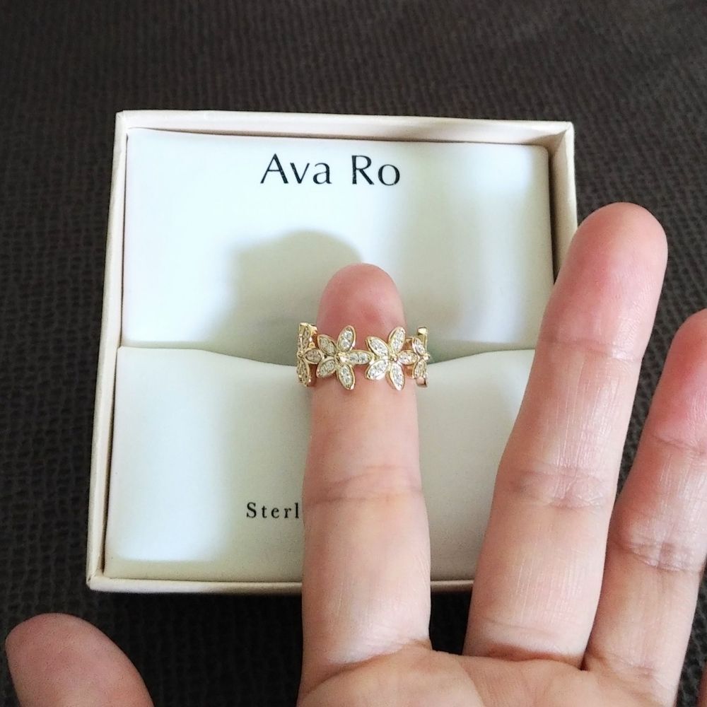 ✨️HP 2X✨️ Ava Ro🚣 Connecting Gold💛 Flowers🌼 Ring💍